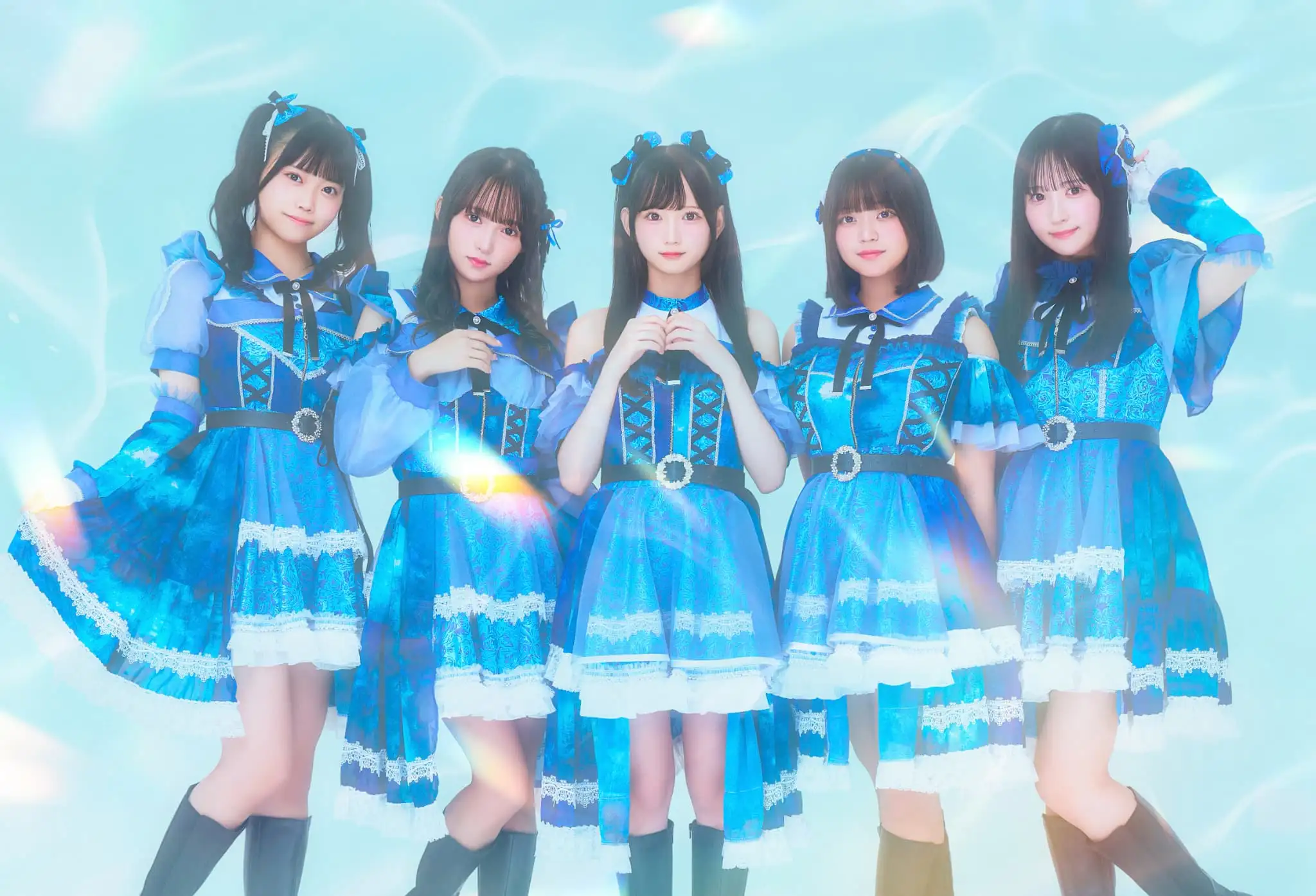 群⻘の世界　(4)